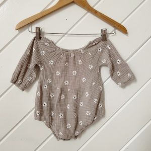 Gray DAISY romper, 12-24mos